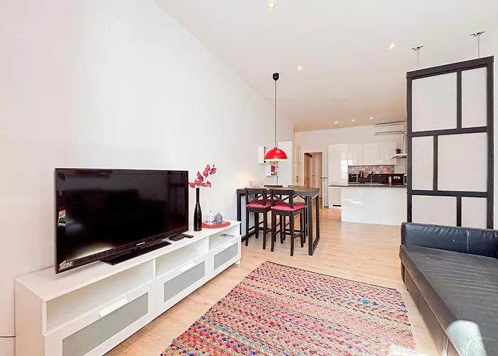 Stalingrad - Wifi, Ac, 4pers Apartamento Nice