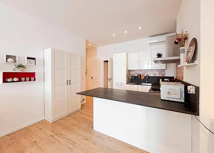 Stalingrad - Wifi, Ac, 4pers Apartamento Nice